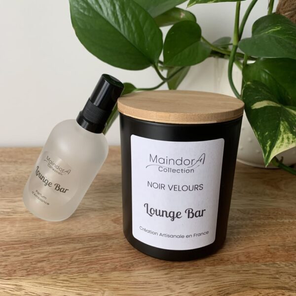 MaindorA-Bougie parfumée de la collection NOIR VELOURS parfum Lounge Bar ici representée avec le spray parfum d'ambiance de la même senteur.